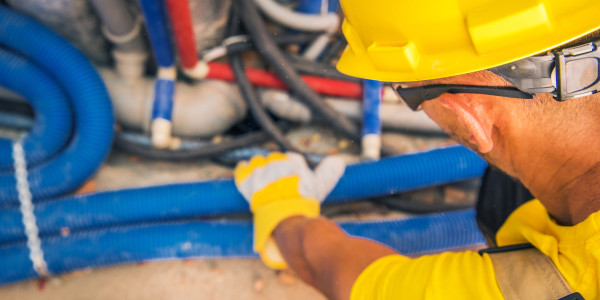 Electricistas Industriales · Instaladores Alta / Baja Tensión en Teruel · Revisión y mantenimiento de cuadros eléctricos y sistemas de control