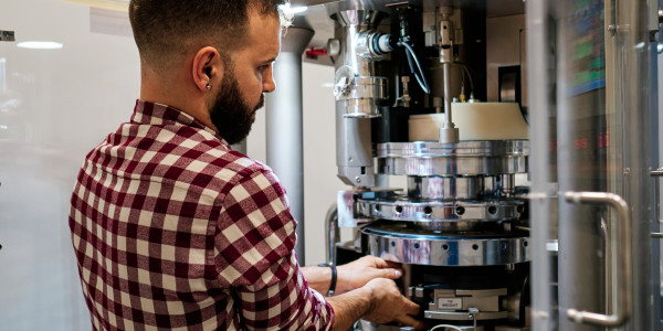 Mecánicos Industriales · Montadores de Estructuras / Maquinaria en Teruel · Fabricación y reparación de piezas mediante soldadura MIG, TIG y electrodo